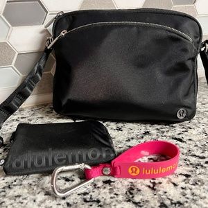 Lululemon black city adventurer crossbody bag 2.5L + clippable card pouch +